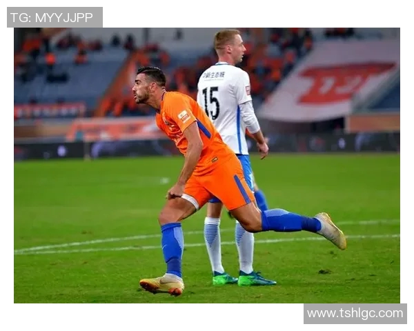 足球比赛中多人传跑配合与单点突破效率的对比与分析